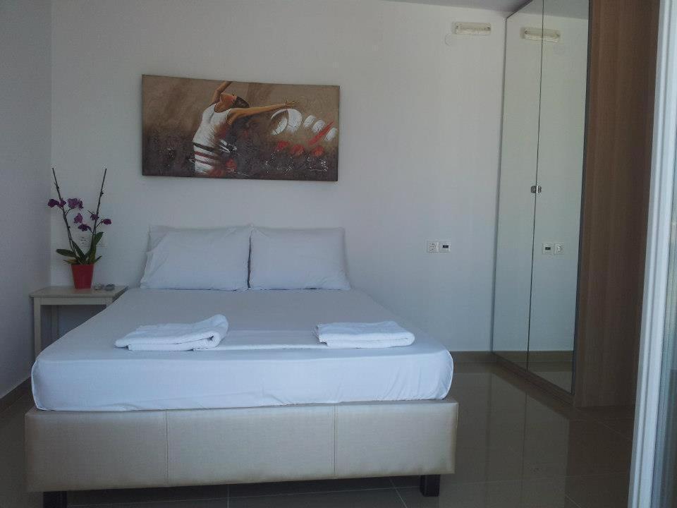 Harisis Apartments Olympiakí Aktí Phòng bức ảnh